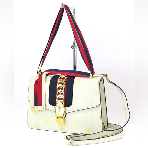 Gucci Ivory Crossbody Bag with Gold and Navy Accents - Picture 2 of 15